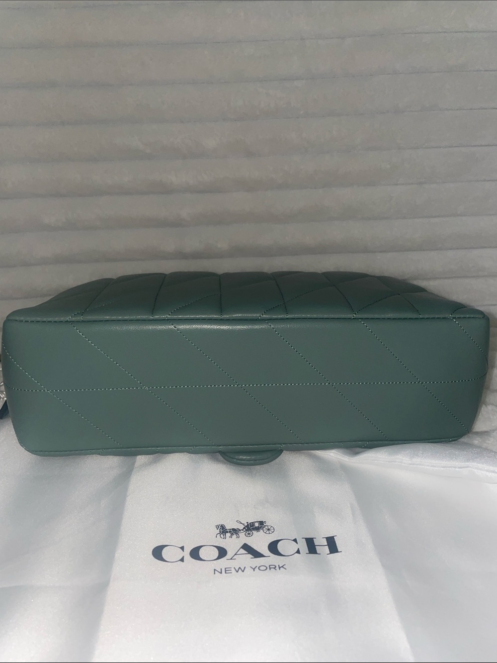New Sage Coach Quilted Tabby 26 - Picture 6 of 13